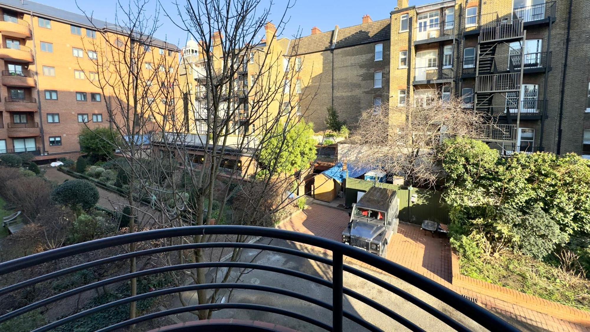 Cosy Hidden Gem * London